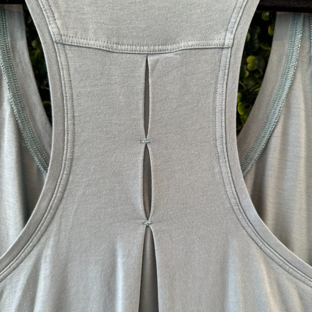 (P242) 🍋 LULULEMON TANK Sz 12/14*** - Picture 5 of 6